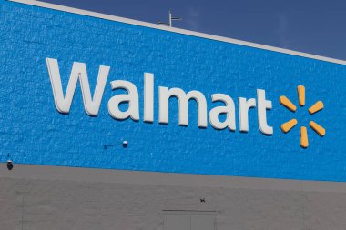 Brownsburg - Kasım 2022: Walmart indirim perakendecisi. Walmart yerel mağazalarda, internette ve Walmart uygulamasında ürünler sunmaktadır..