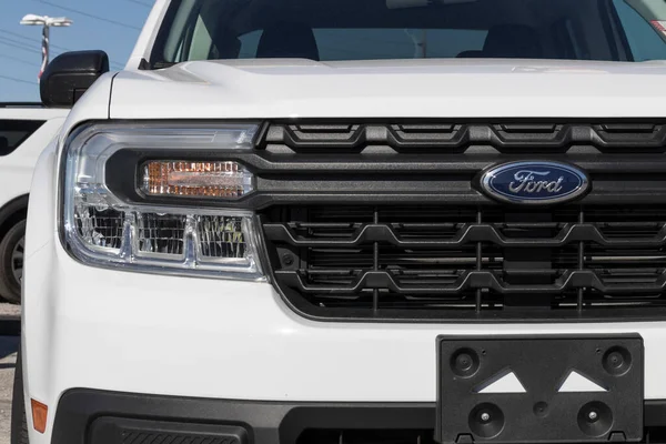 Wayne Circa Listopad 2022 Ford Maverick Kompaktowy Wyświetlacz Ciężarówek Salonie — Zdjęcie stockowe
