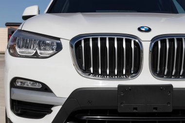 Lafayette - Kasım 2022: BMW X3 bir galeride sergileniyor. BMW X3 'ü sDrive30i, xDrive30i veya M40i modellerinde sunar.