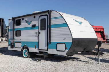 Lafayette - Circa November 2022: The Retro RV - Riverside RVs Vintage Travel Römorku.