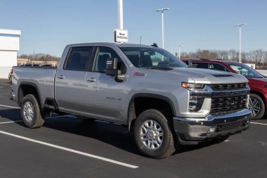 Indianapolis - Aralık 2022: Chevrolet Silverado 2500HD sergisi. Chevy Silverado 2500HD benzinli veya dizel motorlu..