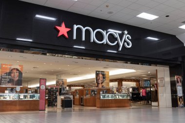 Lafayette - Şubat 2023: Macy 'nin alışveriş merkezi. Macys finansal görünümünü iyileştirdi..