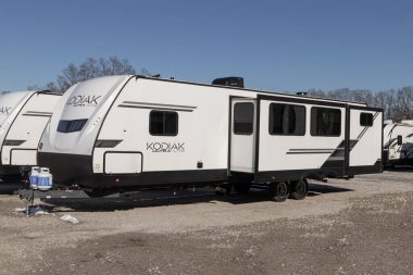 - Şubat 2023: Kodiak Ultra Lite Fifth Wheel karavanı. Kodiak, Hollandalı karavan ve Thor Endüstri 'nin bir bölümüdür..
