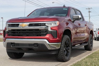 Anderson - Mart 2023: Chevrolet Silverado 1500 sergisi. Chevy, WT, Trail Boss, LT, RST ve Özel Modeller 'de Silverado sunar..