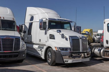 Indianapolis - Mart 2023: Batı Yıldızı Traktör Karavanı Big Rig Trucks satılığa çıktı. Western Star 'ın sahibi Daimler..