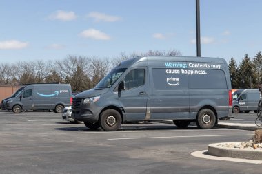 Indianapolis - Mart 2023: Amazon Prime dağıtım aracı. Amazon.com Prime marka kamyonetlerle teslimat işine giriyor..