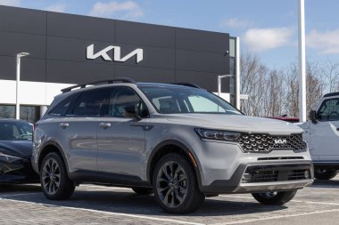 Indianapolis - Mart 2023: Kia Sorento bir galeride sergileniyor. Kia Sorento 'yu LX, S, EX ve X-Line modellerinde sunar..