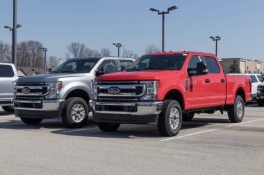 Fishers - Mart 2023: Ford Super Duty F-250 SuperCab sergisi. Ford Super Duty F250 hizmet modelleri sunar.