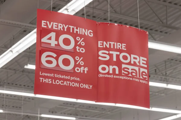 Store Clearance Discount Signs Displayed Soon Out Business Retail Location — Stock Photo, Image