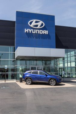 Lafayette - Nisan 2023: Hyundai Tucson bir galeride sergileniyor. Hyundai Tuscon 'a SE, SEL, XRT, N Line ve Limited modeller sunar..