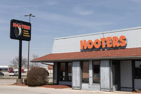 Lafayette Circa April 2023 Hooters Dine Restaurant Location Hooters Operates — Stock Photo, Image