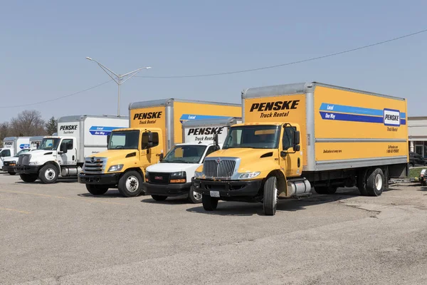 Logansport Circa April 2023 Penske Truck Leasing Locatie Penske Leaset — Stockfoto