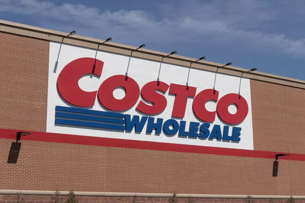 Indianapolis Circa April 2023 Costco Wholesale Location Costco Wholesale Multi — Stock Photo, Image