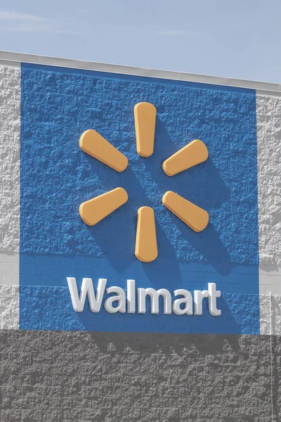 Marion Sekitar April 2023 Penjual Diskon Walmart Walmart Menawarkan Barang — Stok Foto