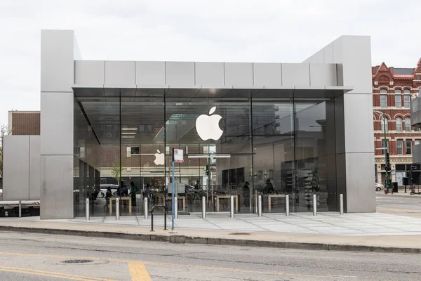 Chicago Circa Abril 2023 Apple Store Genius Bar Apple Vende — Foto de Stock