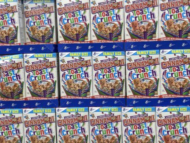 Indianapolis - Nisan 2023 civarı tarçınlı tost gevreği sergisi. Tarçınlı Kızarmış Tost General Mills 'in bir ürünüdür..