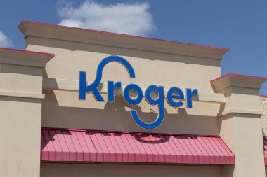 Varşova - Mayıs 2023: Kroger Süpermarket. Kroger, ABD 'deki en büyük market zincirlerinden biridir..
