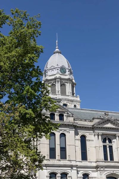 stock image Warsaw - Circa May 2023: Kosciusko County Courthouse. Built in Second Empire architectural style, construction began in 1881 and finished in 1884.