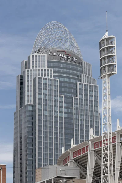 Cincinnati Circa May 2023 Great American Tower Downtown Overlooking Reds — Stock Photo, Image