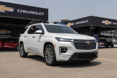 Indianapolis - Mayıs 2023: IMS 'de Chevrolet Traverse ekran. Chevy, LS, LT, RS, Premier ve High Country modellerinde Traverse sunmaktadır..