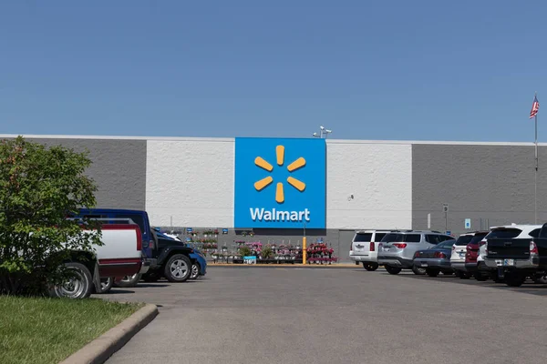 Noblesville Circa Maio 2023 Walmart Desconto Varejista Walmart Oferece Produtos — Fotografia de Stock
