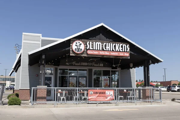 Champaign Sekitar Juni 2023 Restoran Cepat Saji Slim Chickens Mengkhususkan — Stok Foto