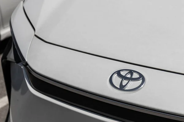Avon Circa 2023 Toyota Bz4X Electric Vehicle Display Dealter 도요타는 — 스톡 사진