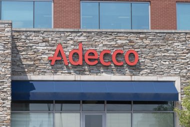 Cincinnati - 8 Haziran 2023: Adecco Personel Ofisi. Adecco personel, askere alma, insan kaynakları ve geçici iş hizmetleri sağlayıcısıdır..