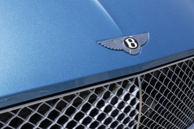 Indianapolis - 10 Haziran 2023 Bentley Continental bir galeride sergileniyor. Bentley Motors, lüks araba ve SUV üreticisi bir İngiliz..