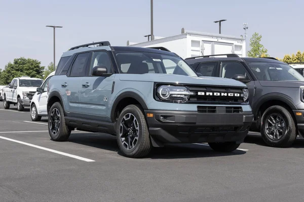 Zionsville Juni 2023 Ford Bronco Broncos Datang Dengan Model Dasar — Stok Foto