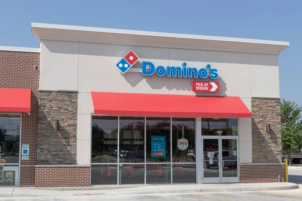 Lafayette June 2023 Domino Pizza Restaurant Domino Delivers More Million — Stock Photo, Image