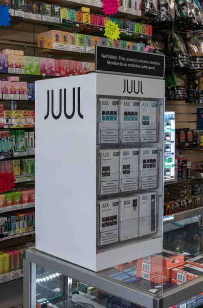Лафайет Июня 2023 Juul Электронной Сигареты Дисплей Juul Labs Обвиняют — стоковое фото