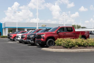 Indianapolis - 4 Temmuz 2023 Chevrolet Silverado 1500 sergisi. Chevy, WT, Trail Boss, LT, RST ve Özel Modeller 'de Silverado sunar..
