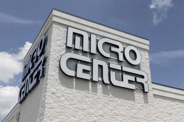 Indianapolis Července 2023 Micro Center Prodejna Počítačů Umístění Micro Center — Stock fotografie