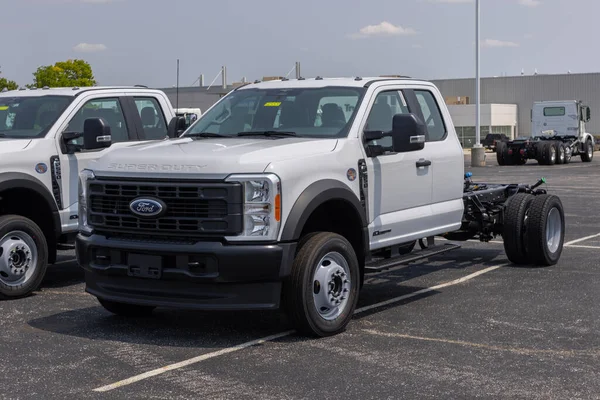 Indianapolis Agustus 2023 Ford 550 Super Duty 4X4 Chassis Cab — Stok Foto