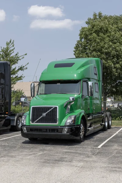 Indianapolis Agustus 2023 Volvo Semi Tractor Trailer Big Rig Truck — Stok Foto