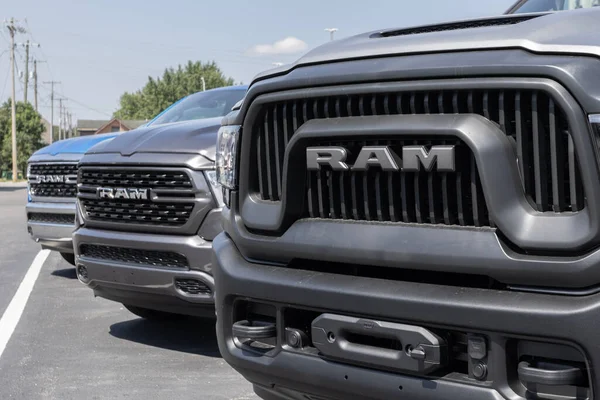 stock image Logansport - August 3, 2023: Ram 2500 and 1500 pickup truck display at a dealership. Stellantis offers the 2500 and 1500 with gas or diesel engines.