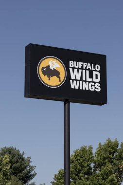 Lafayette - 15 Eylül 2023: Buffalo Vahşi Kanatlar Restoranı. Bizon Vahşi Kanatları, bizon kanatları ve sosları konusunda uzmandır..