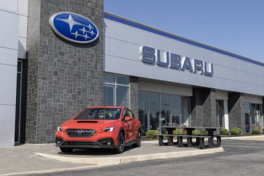Lafayette - 15 Eylül 2023: Subaru WRX bir galeride sergileniyor. Subaru WRX 'i Üs, Premium, Limited ve GT modellerinde sunar.
