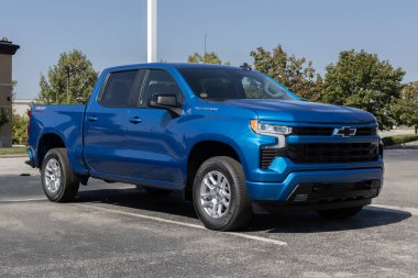 Avon - 1 Ekim 2023 Chevrolet Silverado 1500 sergisi. Chevy, WT, Trail Boss, LT, RST ve Özel Modeller 'de Silverado sunar..