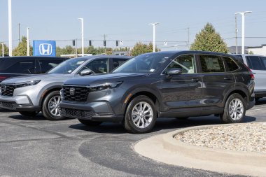 Avon - 1 Ekim 2023 Honda CR-V sergisi. Honda CRV 'yi LX, EX ve EX-L modellerinde sunar.