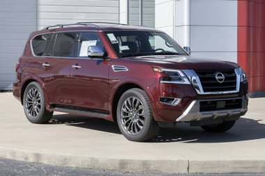 Balıkçılar - 22 Ekim 2023 Nissan Armada SUV bir galeride sergileniyor. Nissan donanmayı S, SV ve Platinum modellerinde sunar..