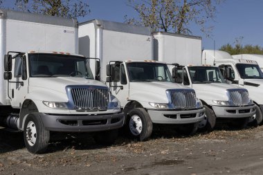 Indianapolis - 2 Kasım 2023: Navistar Uluslararası Traktör Kamyonu bir galeride sergileniyor. Navistar International, Traton 'un yan kuruluşu..