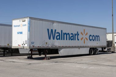 Indianapolis - 2 Kasım 2023 Walmart traktör karavan nakliyesi. Walmart yerel mağazalarda, internette ve Walmart uygulamasında ürünler sunmaktadır..