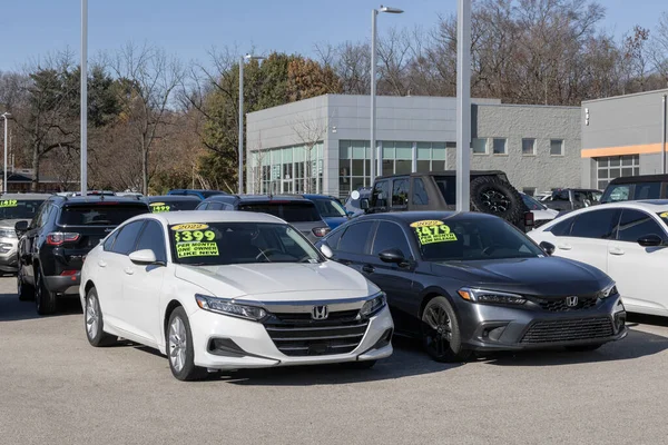 Indianapolis November 2023 Tampilan Mobil Bekas Dealer Dengan Masalah Pasokan — Stok Foto