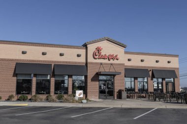 Mason - 23 Kasım 2023 Chick-fil-A tavuk restoranı. Tavuk yemekleri ve patates kızartmalarıyla Chick-fil-A son derece popüler..