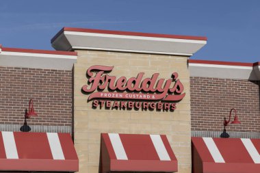 Indianapolis - 7 Aralık 2023 Freddy 's Donmuş Krema ve Biftek Restoranı. Freddy 's Orta Batı' da popülerdir..