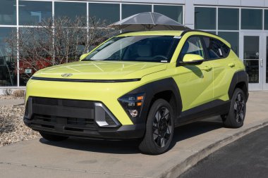 NoBlesville - 3 Şubat 2024: Hyundai Kona SEL bir bayilikte sergileniyor. Hyundai Kona 'ya SE, SEL, N Line ve Limited modeller sunar. MY:2024