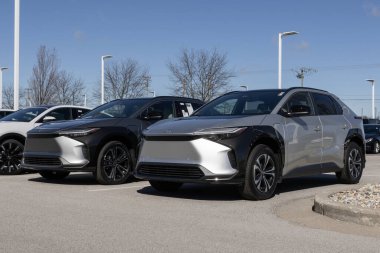 Avon - 10 Mart 2024: Toyota bZ4X EV Elektrikli Araç Sergisi. Toyota, XLE ve Limited modellerinde bZ4X sunar. Benim: 2023