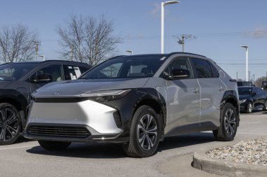 Avon - 10 Mart 2024: Toyota bZ4X EV Elektrikli Araç Sergisi. Toyota, XLE ve Limited modellerinde bZ4X sunar. Benim: 2023